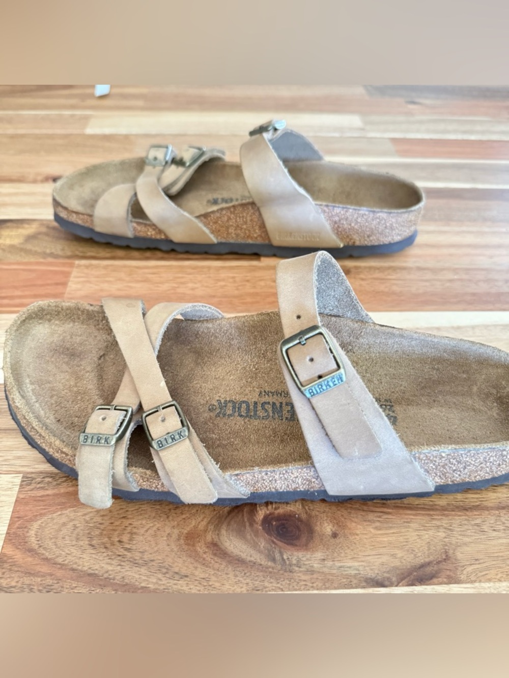Birkenstock Women's Tan Triple-Strap Sandal with Buckles Size 9 (40) - Picture 2 of 14